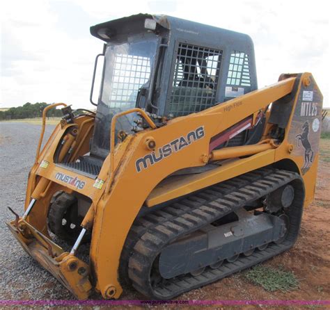 2004 mtl 125 skid steer|mustang mtl25 multi terrain loader.